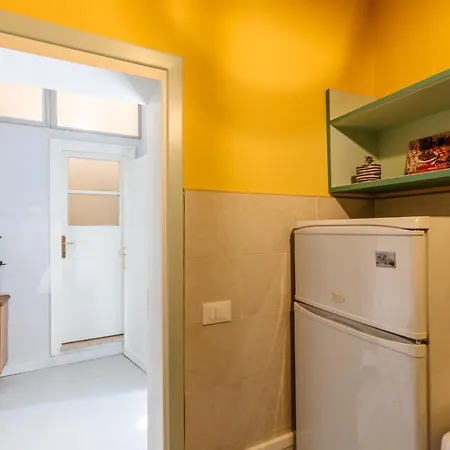 Apartment Casa Dante With Balcony By Wonderful Italy