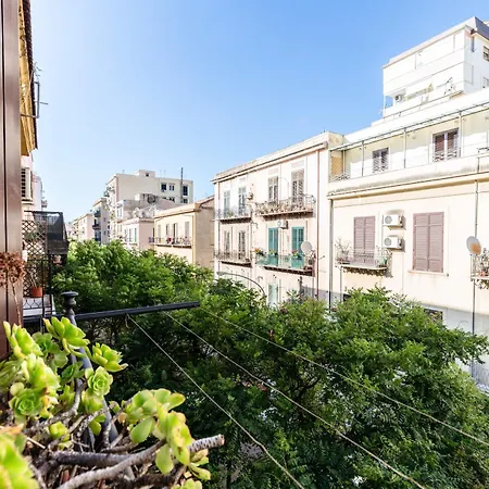 Casa Dante With Balcony By Wonderful Italy Apartament Palermo
